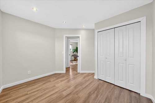 2103 Country Hills Circle Nw, Calgary, AB - Indoor Photo Showing Other Room