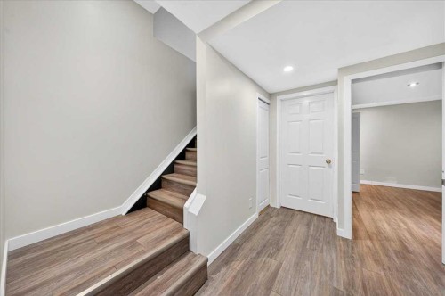 2103 Country Hills Circle Nw, Calgary, AB - Indoor Photo Showing Other Room