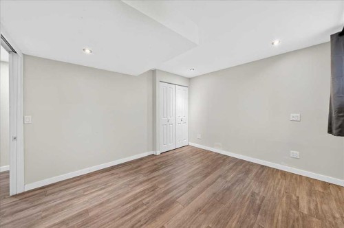 2103 Country Hills Circle Nw, Calgary, AB - Indoor Photo Showing Other Room