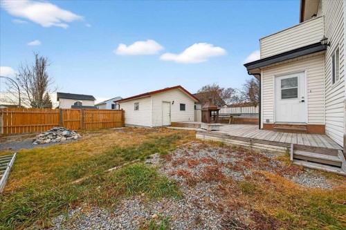 2103 Country Hills Circle Nw, Calgary, AB - Outdoor