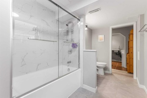 26 Arbour Butte Way Nw, Calgary, AB - Indoor Photo Showing Bathroom