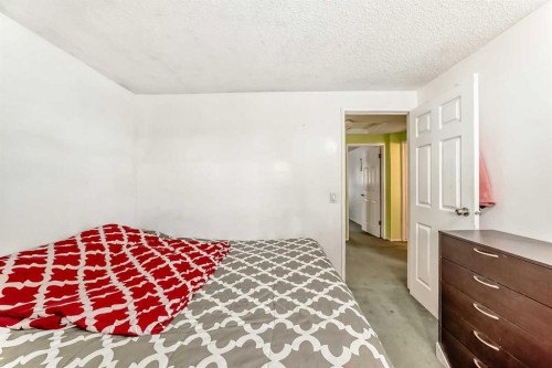 6411 26 Avenue Ne, Calgary, AB - Indoor Photo Showing Bedroom