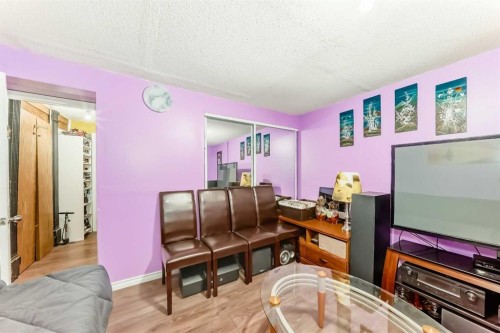 6411 26 Avenue Ne, Calgary, AB - Indoor