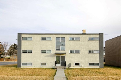 2705 38 Street Sw, Calgary, AB - Outdoor