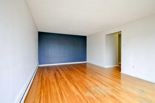 2705 38 Street Sw, Calgary, AB - Indoor Photo Showing Other Room