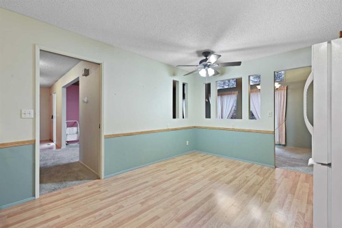27 Sunmount Crescent Se, Calgary, AB - Indoor Photo Showing Other Room