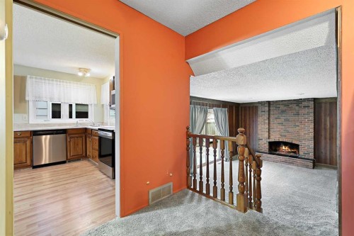 27 Sunmount Crescent Se, Calgary, AB - Indoor