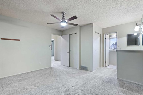 27 Sunmount Crescent Se, Calgary, AB - Indoor Photo Showing Other Room