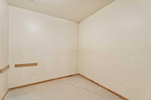24 Martindale Boulevard Ne, Calgary, AB - Indoor Photo Showing Other Room