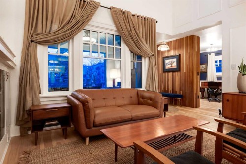 1912 11 Street Sw, Calgary, AB - Indoor Photo Showing Living Room