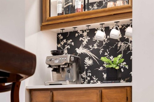 1912 11 Street Sw, Calgary, AB - Indoor Photo Showing Other Room