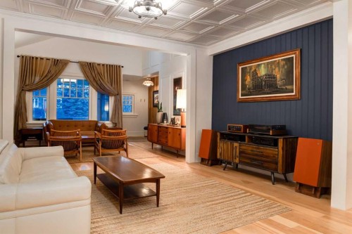 1912 11 Street Sw, Calgary, AB - Indoor Photo Showing Living Room