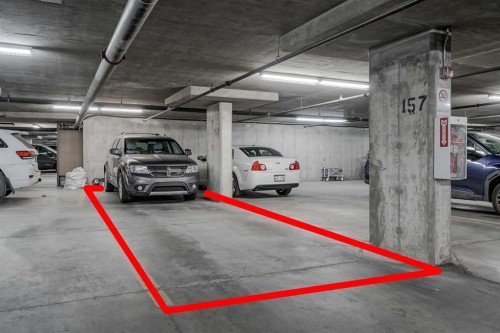 1318-604 East Lake Boulevard Ne, Airdrie, AB - Indoor Photo Showing Garage