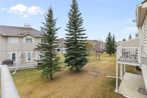 120 Douglas Glen Park Se, Calgary, AB - Outdoor