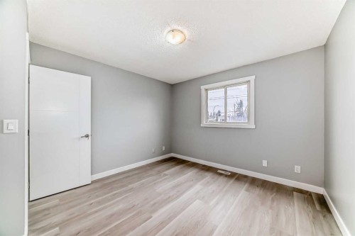 7602 25 Street Se, Calgary, AB - Indoor Photo Showing Other Room