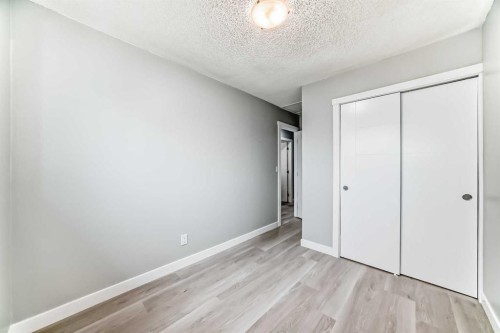 7602 25 Street Se, Calgary, AB - Indoor Photo Showing Other Room