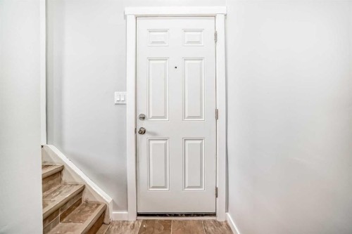 7602 25 Street Se, Calgary, AB - Indoor Photo Showing Other Room