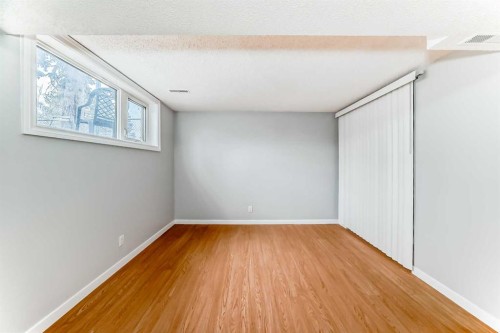 7602 25 Street Se, Calgary, AB - Indoor Photo Showing Other Room