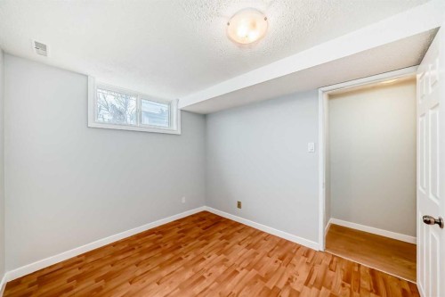 7602 25 Street Se, Calgary, AB - Indoor Photo Showing Other Room