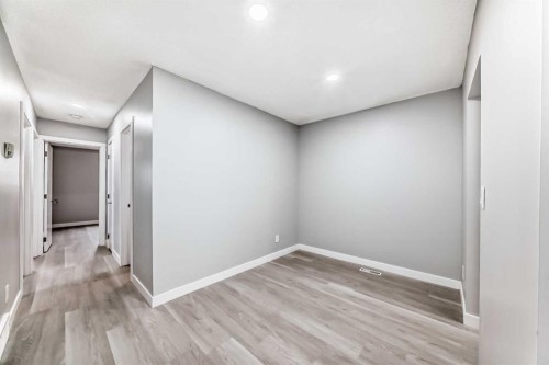 7602 25 Street Se, Calgary, AB - Indoor Photo Showing Other Room