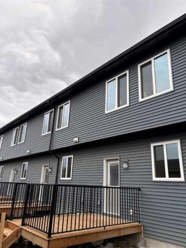 754 Wolf Willow Boulevard Se, Calgary, AB - Outdoor With Deck Patio Veranda With Exterior