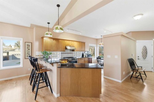 98 Mt Alberta Manor Se, Calgary, AB - Indoor Photo Showing Kitchen