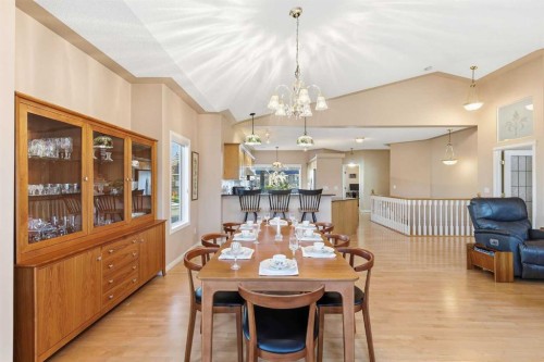 98 Mt Alberta Manor Se, Calgary, AB - Indoor Photo Showing Dining Room