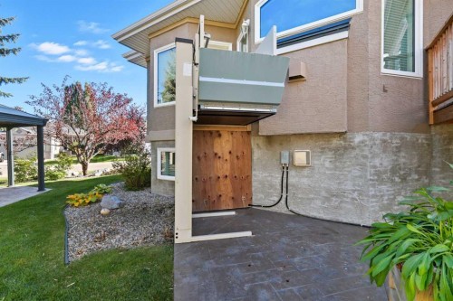 98 Mt Alberta Manor Se, Calgary, AB - Outdoor With Exterior