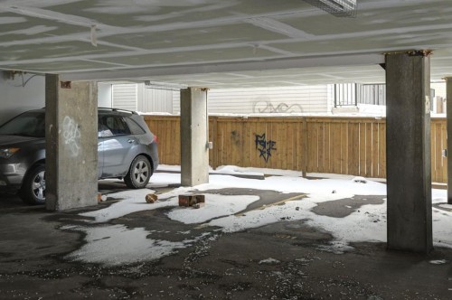 104-1720 13 Street Sw, Calgary, AB -  Photo Showing Garage