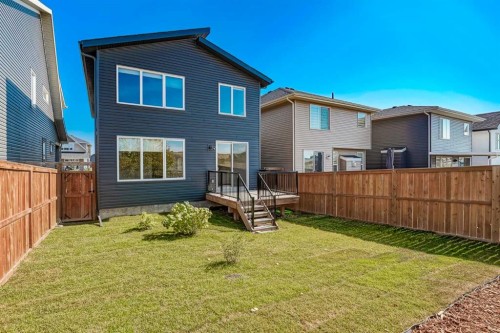28 Willow Street, Cochrane, AB - Outdoor