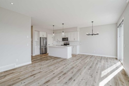 28 Willow Street, Cochrane, AB - Indoor Photo Showing Kitchen