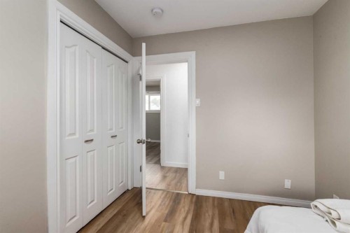 1321 39 Street Se, Calgary, AB - Indoor Photo Showing Bedroom