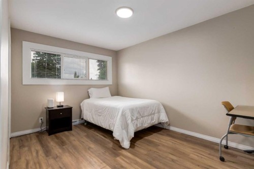 1321 39 Street Se, Calgary, AB - Indoor Photo Showing Bedroom