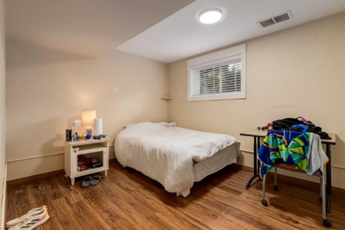 1321 39 Street Se, Calgary, AB - Indoor Photo Showing Bedroom