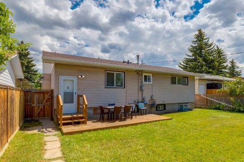 1321 39 Street Se, Calgary, AB - Outdoor