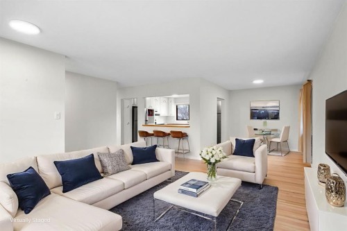 10631 Elbow Drive Sw, Calgary, AB - Indoor Photo Showing Living Room