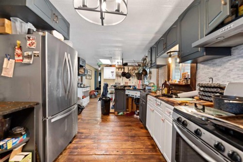 270065 Township Road 235, Rural Rocky View County, AB - Indoor Photo Showing Kitchen