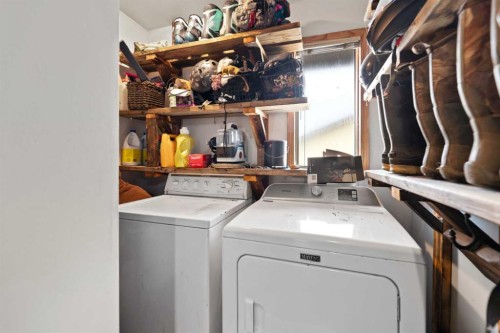 270065 Township Road 235, Rural Rocky View County, AB - Indoor Photo Showing Laundry Room