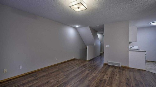 32 Mt Aberdeen Manor Se, Calgary, AB - Indoor Photo Showing Other Room