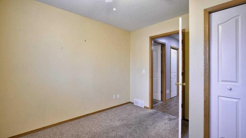 32 Mt Aberdeen Manor Se, Calgary, AB - Indoor Photo Showing Other Room