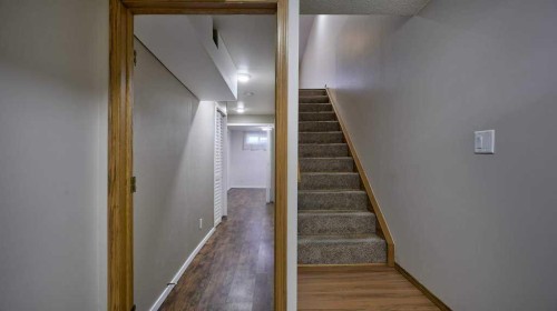 32 Mt Aberdeen Manor Se, Calgary, AB - Indoor Photo Showing Other Room