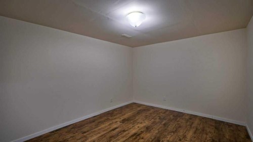 32 Mt Aberdeen Manor Se, Calgary, AB - Indoor Photo Showing Other Room
