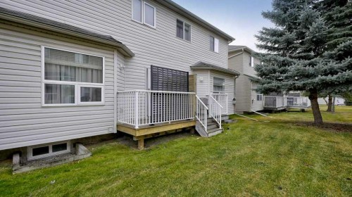 32 Mt Aberdeen Manor Se, Calgary, AB - Outdoor With Exterior