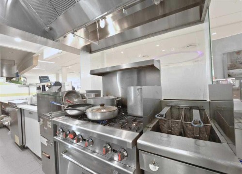 2525 36 Street Ne, Calgary, AB 