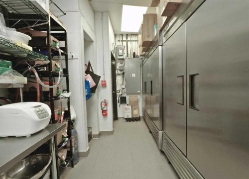 2525 36 Street Ne, Calgary, AB 