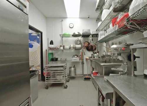 2525 36 Street Ne, Calgary, AB 