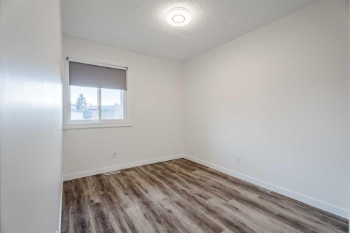 D-11111 Oakfield Drive Sw, Calgary, AB - Indoor Photo Showing Other Room