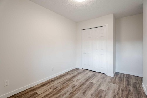 D-11111 Oakfield Drive Sw, Calgary, AB - Indoor Photo Showing Other Room