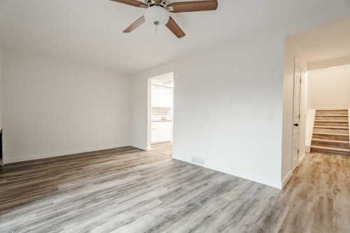 D-11111 Oakfield Drive Sw, Calgary, AB - Indoor Photo Showing Other Room