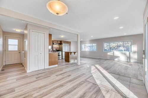 826 Bayview Road, Strathmore, AB - Indoor Photo Showing Other Room